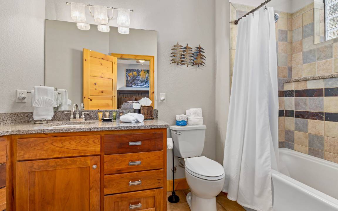 Photo of Bathroom in Windcliff Estates