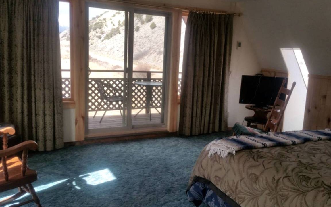 Photo of Bedroom in Villa Grove