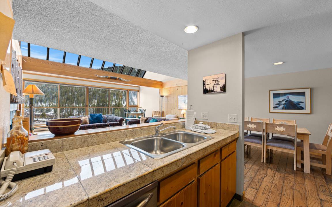 Photo of Kitchen in Lakeside Village