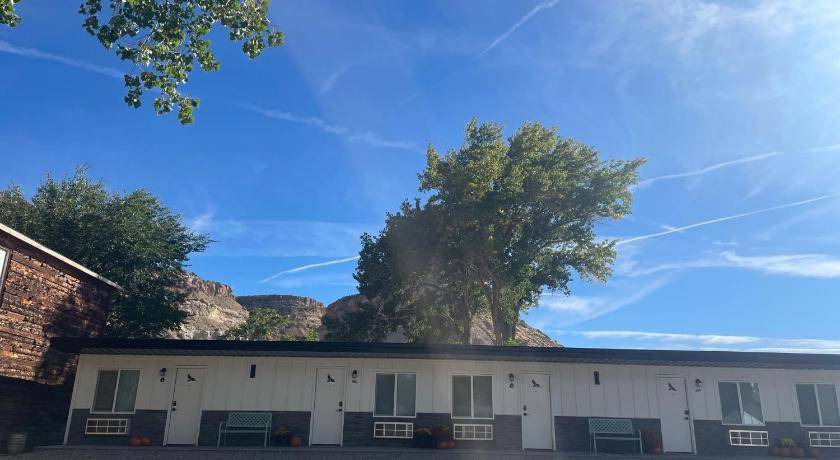 Photo of Others in Palisade