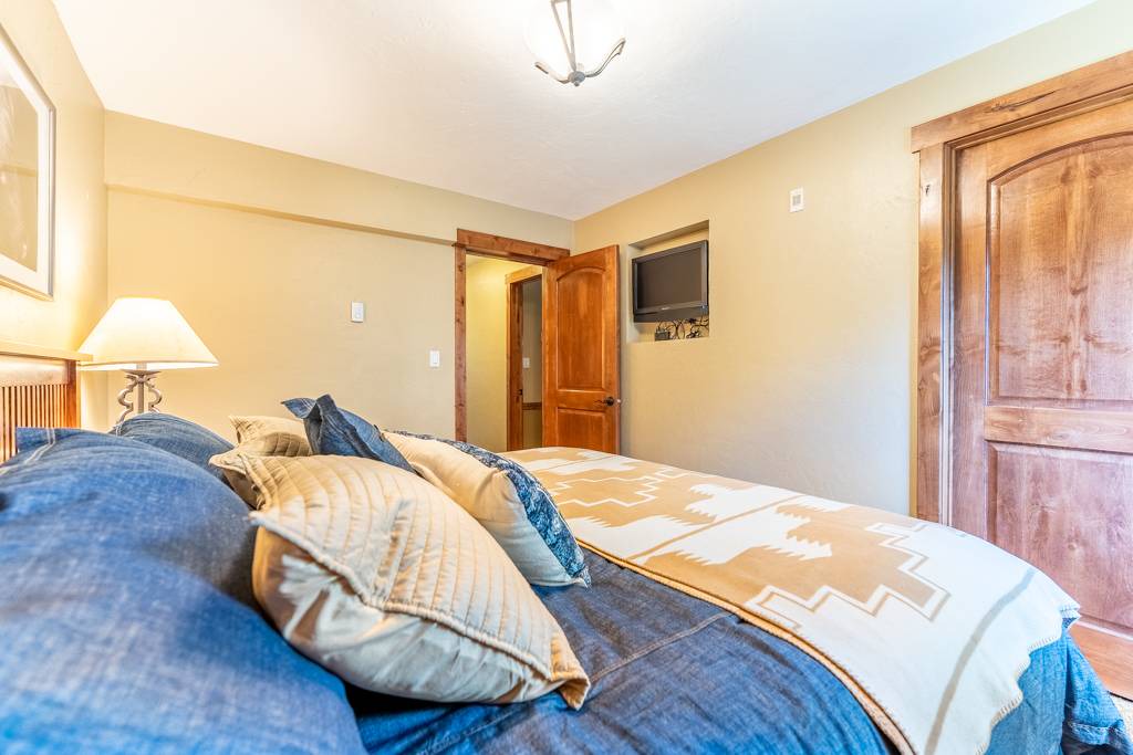 Photo of Bedroom in Mountain House