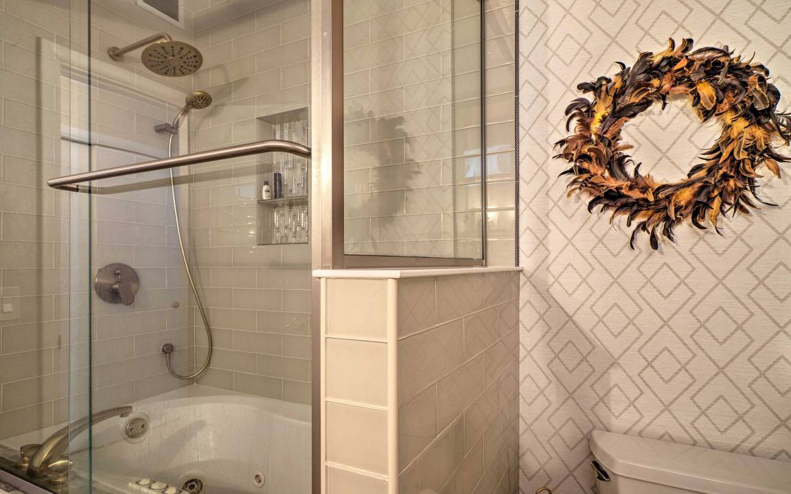 Photo of Bathroom in Skyway