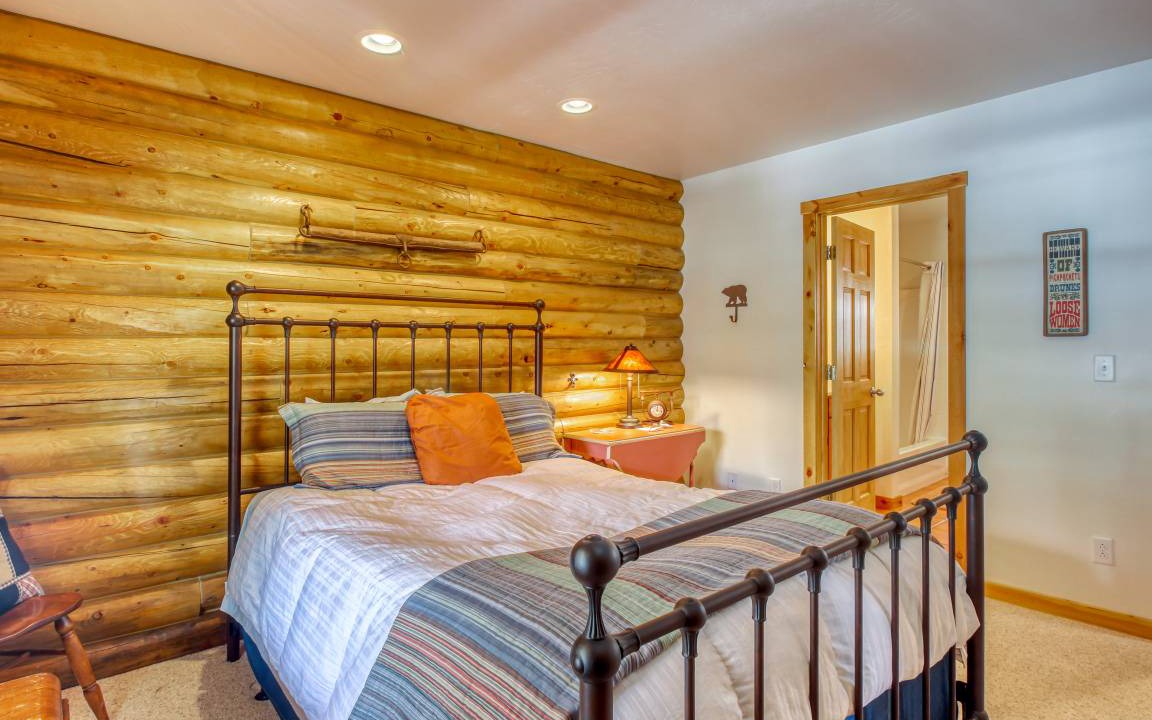 Photo of Bedroom in Columbine Lake