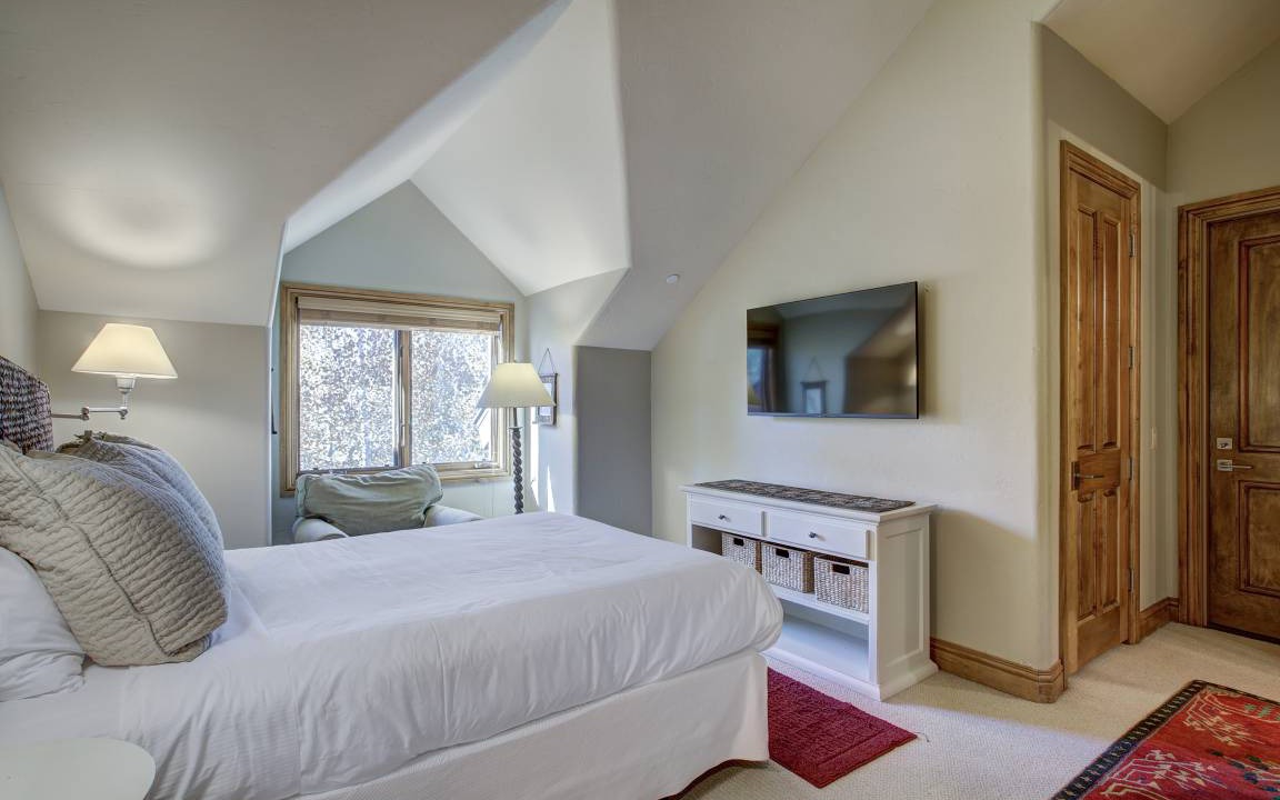 Photo of Bedroom in Edwards