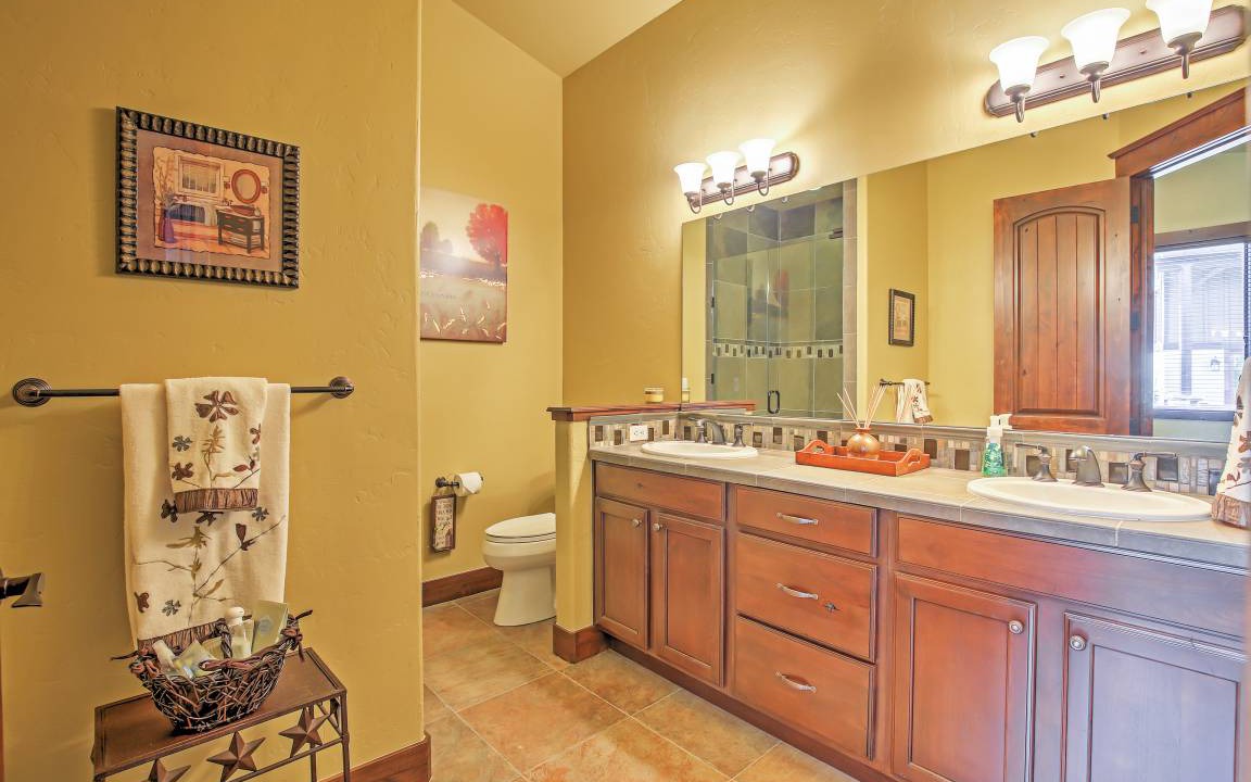 Photo of Bathroom in Fraser