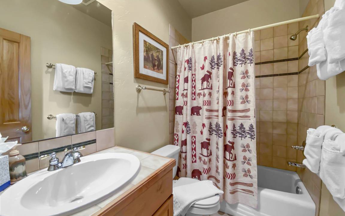 Photo of Bathroom in Warrior's Mark West