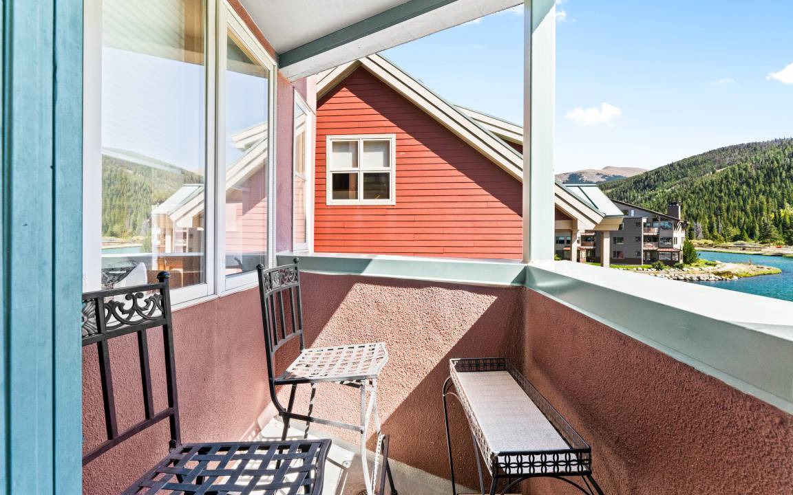 Photo of Patio Balcony in Lakeside Village