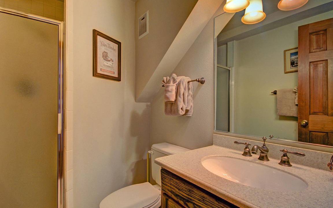 Photo of Bathroom in Warrior's Mark West