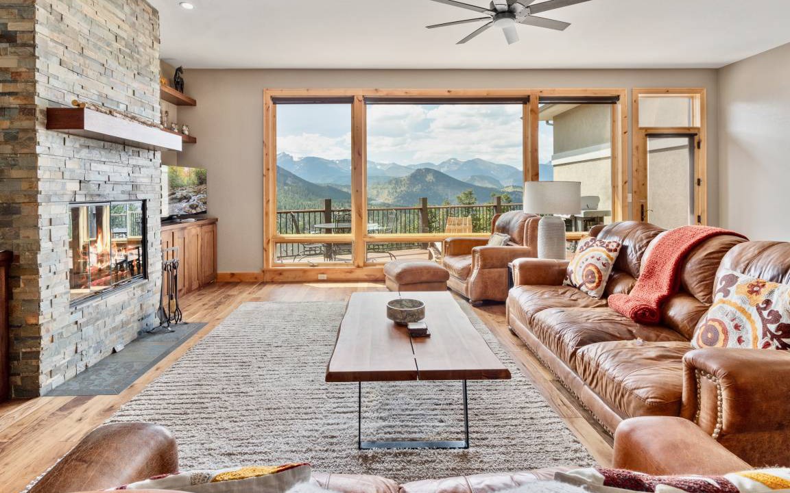 Photo of Livingroom in Windcliff Estates