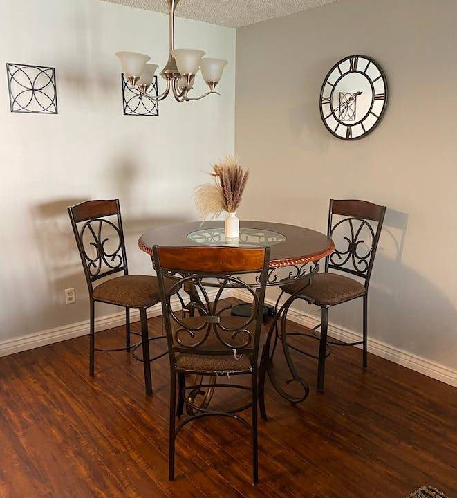 Photo of Livingroom in Lowry Field