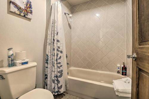 Photo of Bathroom in Summit Cove