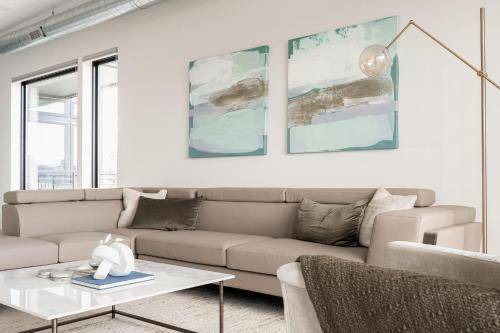Photo of Livingroom in Jefferson Park