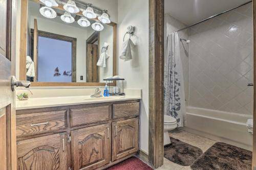 Photo of Bathroom in Summit Cove