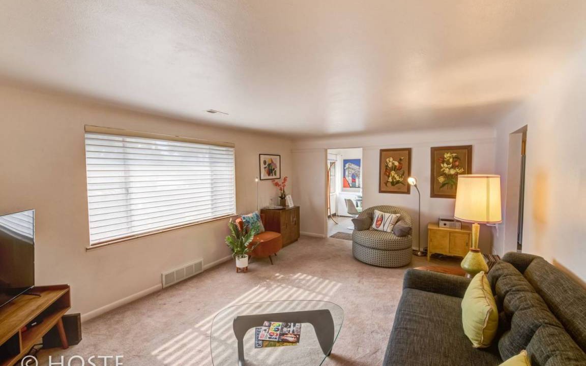Photo of Livingroom in Broadmoor