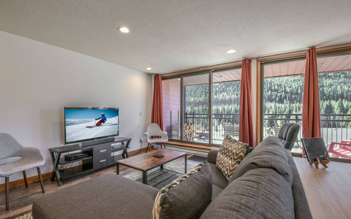 Photo of Livingroom in Lakeside Village