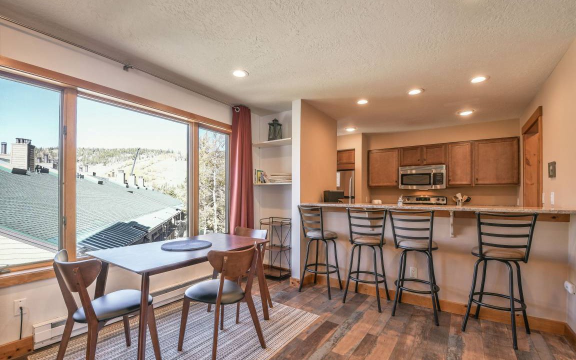 Photo of Livingroom in Lakeside Village