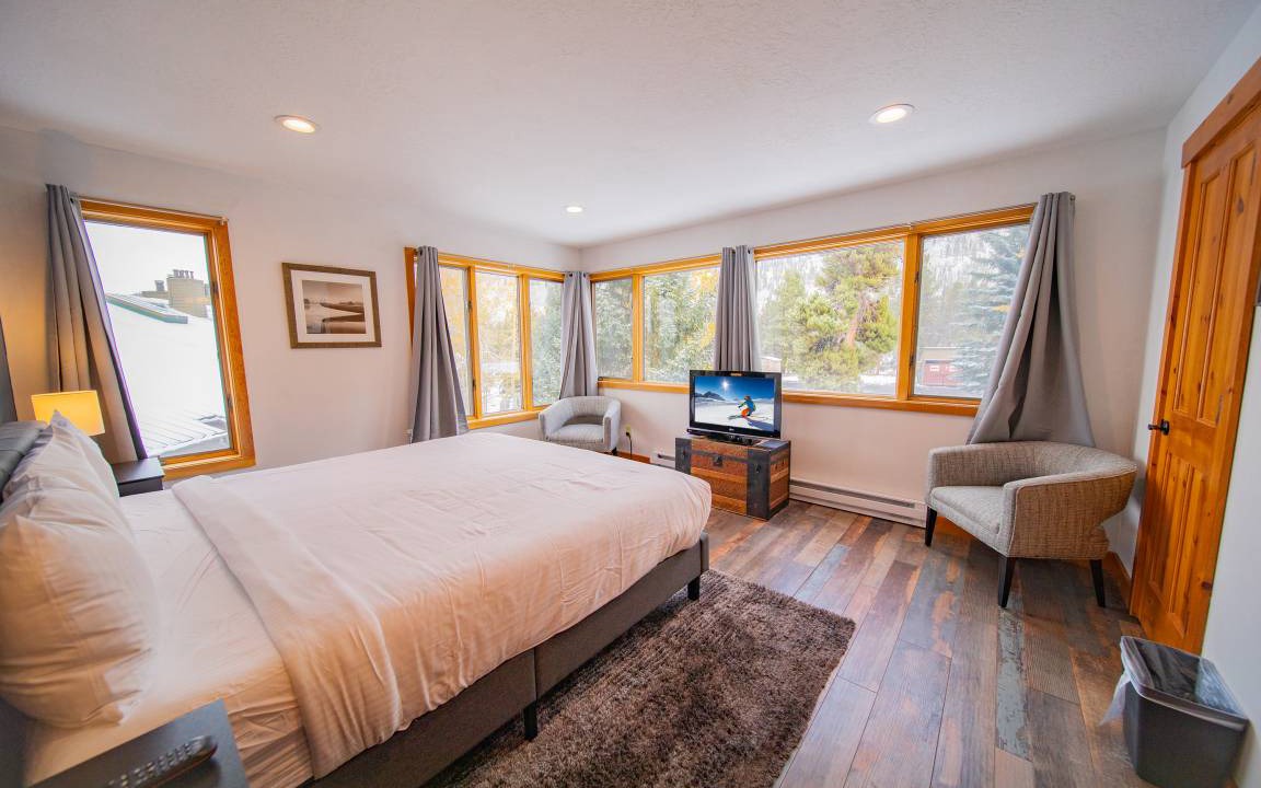Photo of Bedroom in Lakeside Village