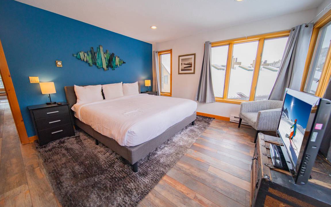 Photo of Bedroom in Lakeside Village
