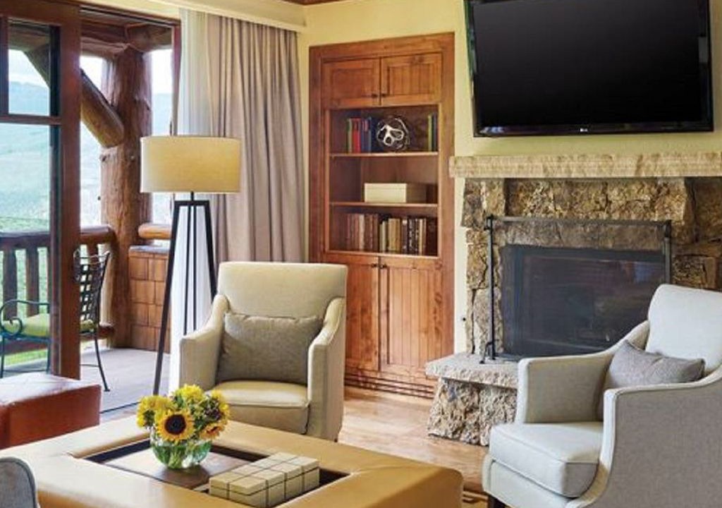 Photo of Livingroom in Avon