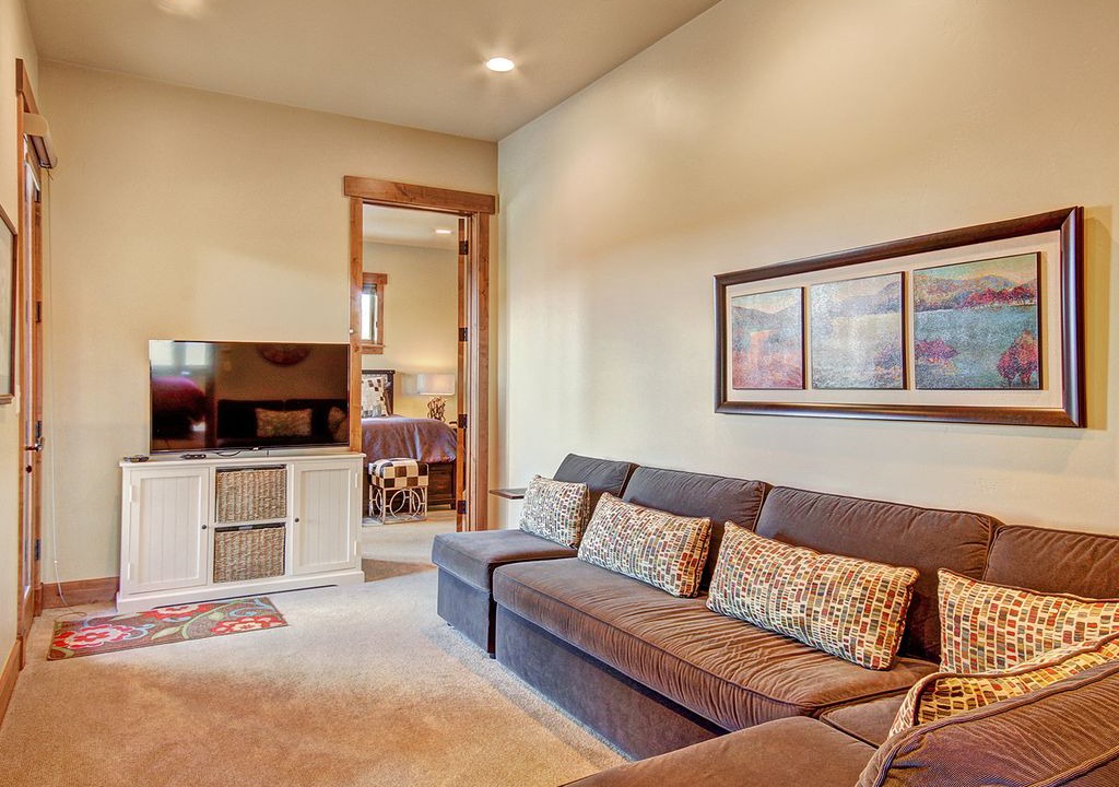 Photo of Livingroom in Fairmount On The River