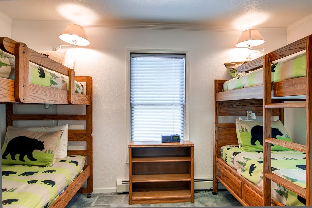 Photo of Livingroom in Warrior's Mark West