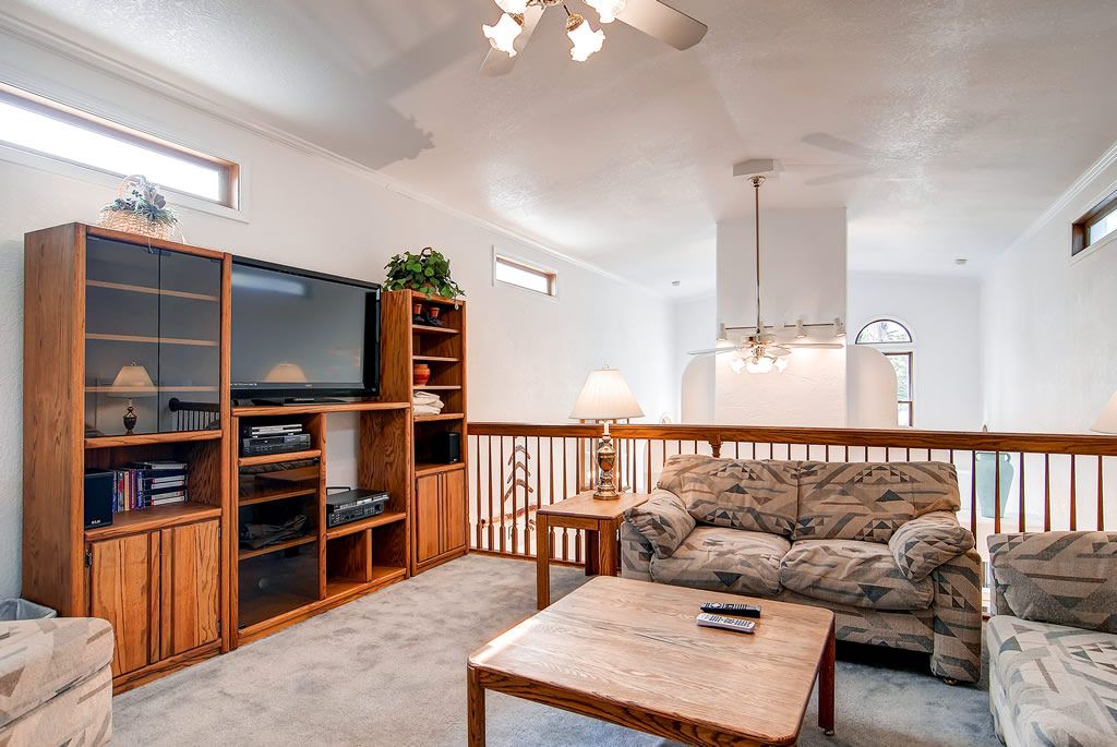 Photo of Livingroom in Warrior's Mark West