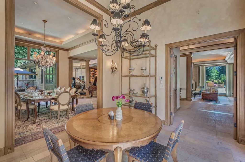 Photo of Livingroom in Red Mountain