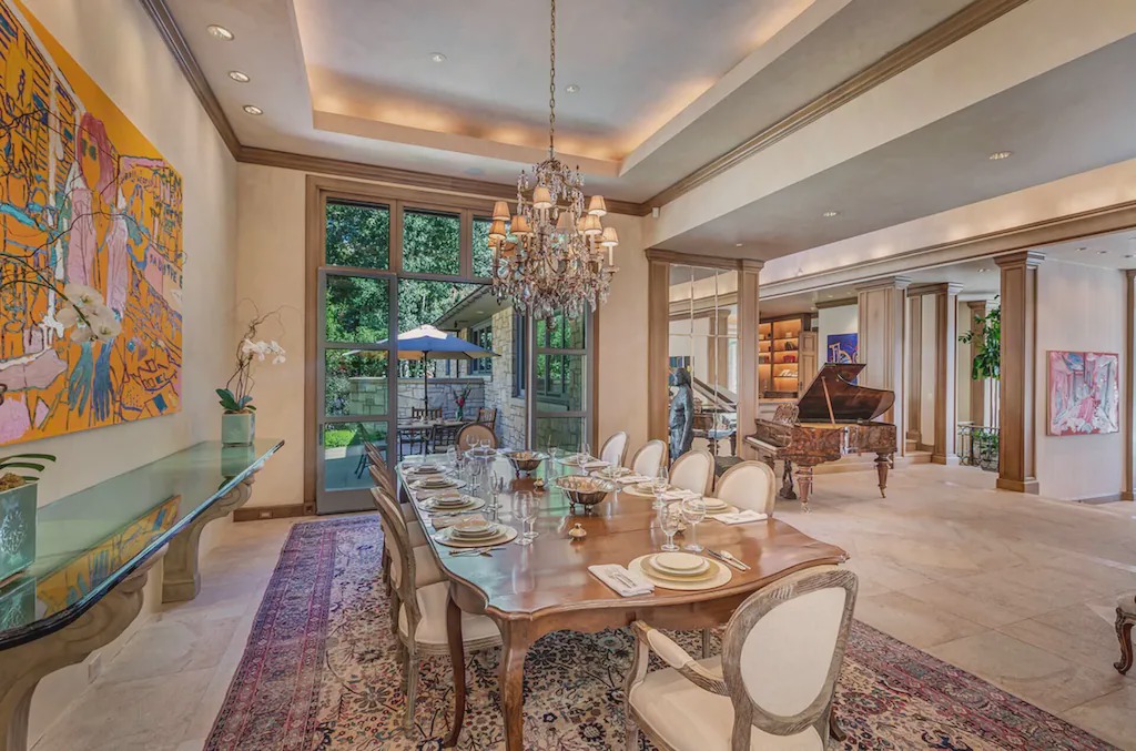 Photo of Livingroom in Red Mountain