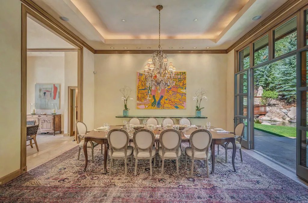 Photo of Livingroom in Red Mountain