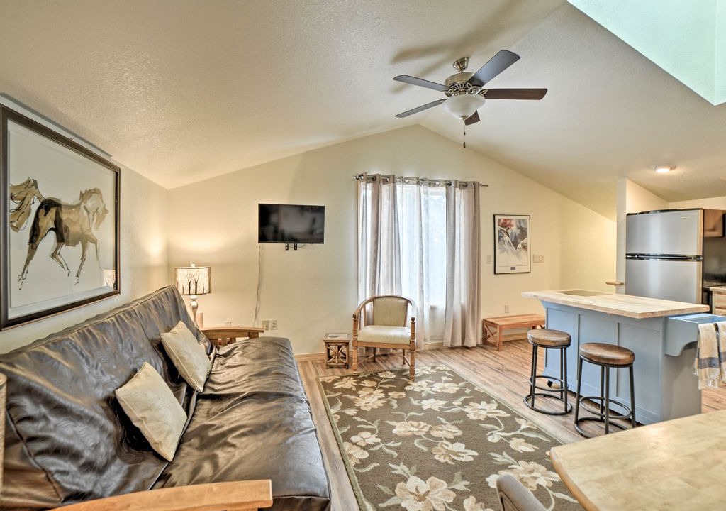 Photo of Livingroom in San Juan River Village