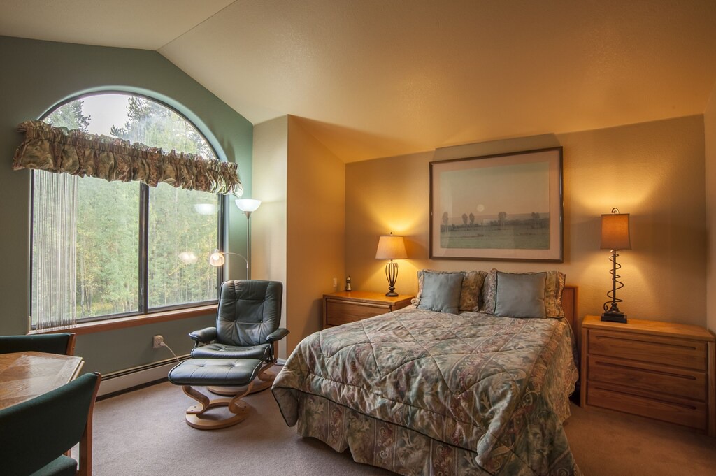 Photo of Bedroom in Park Forest Estates