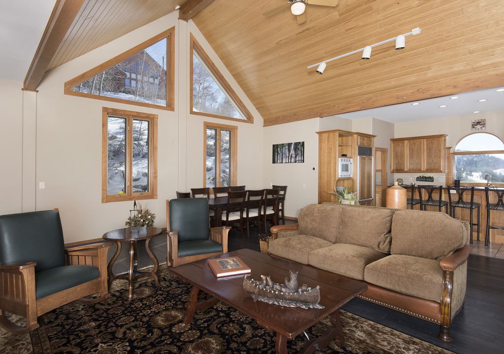 Photo of Livingroom in Hamilton Creek