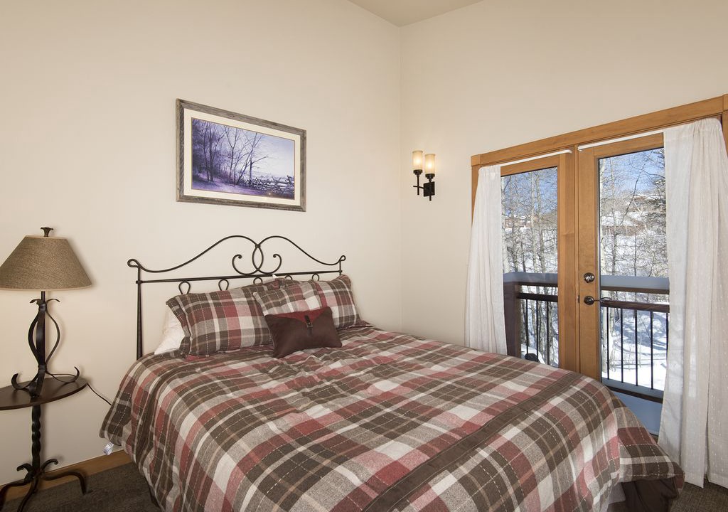 Photo of Bedroom in Hamilton Creek
