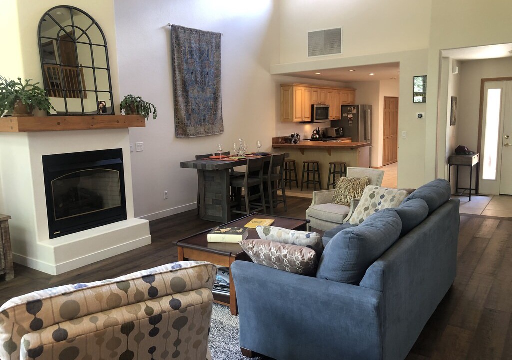 Photo of Livingroom in Dalton Ranch
