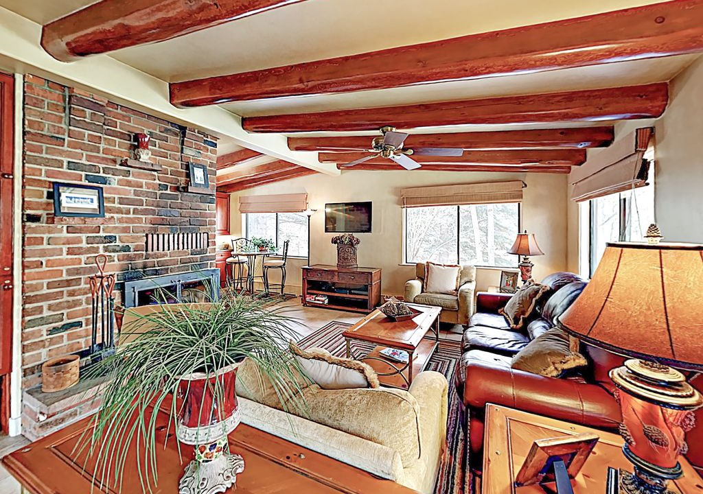 Photo of Livingroom in Intermountain