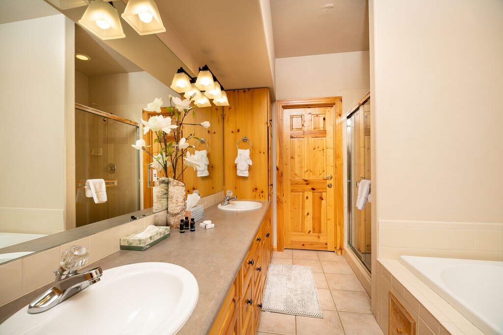 Photo of Bathroom in Four O'Clock