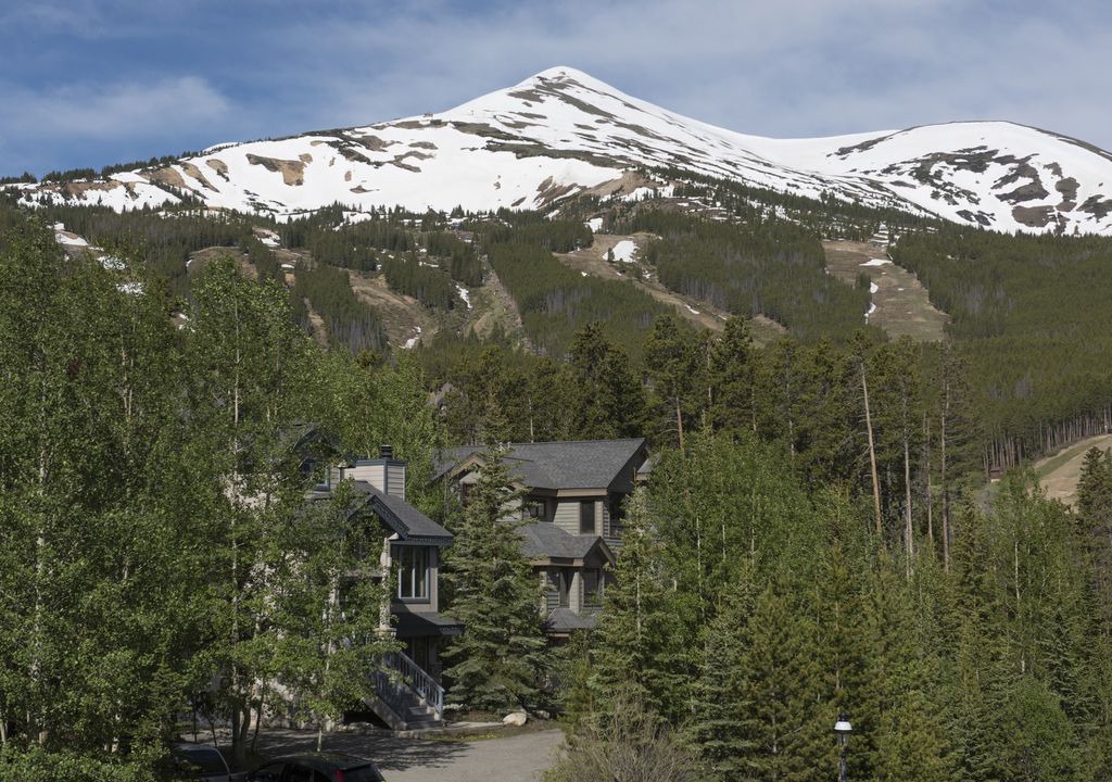 Photo of Buildings in Boulder Ridge