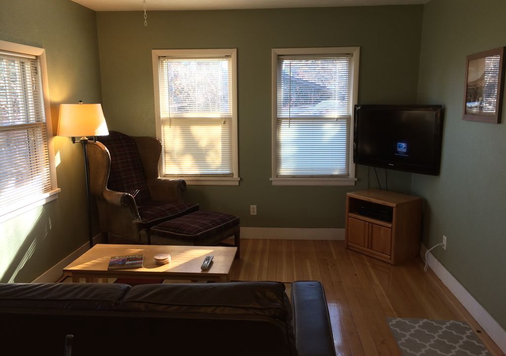 Photo of Livingroom in Whittier