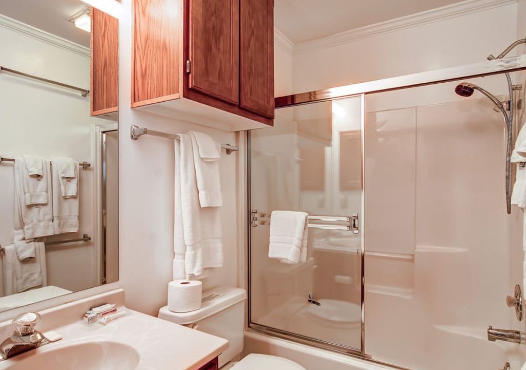 Photo of Bathroom in Warrior's Mark West