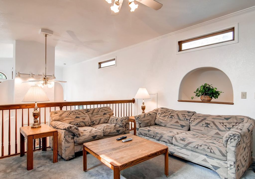 Photo of Livingroom in Warrior's Mark West