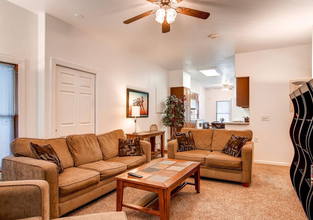 Photo of Livingroom in Warrior's Mark West