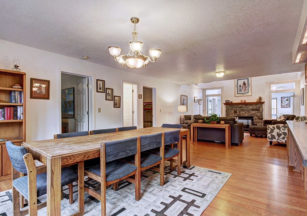 Photo of Livingroom in Warrior's Mark West