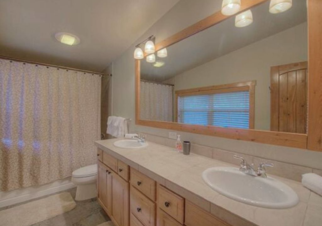 Photo of Bathroom in Vista Point