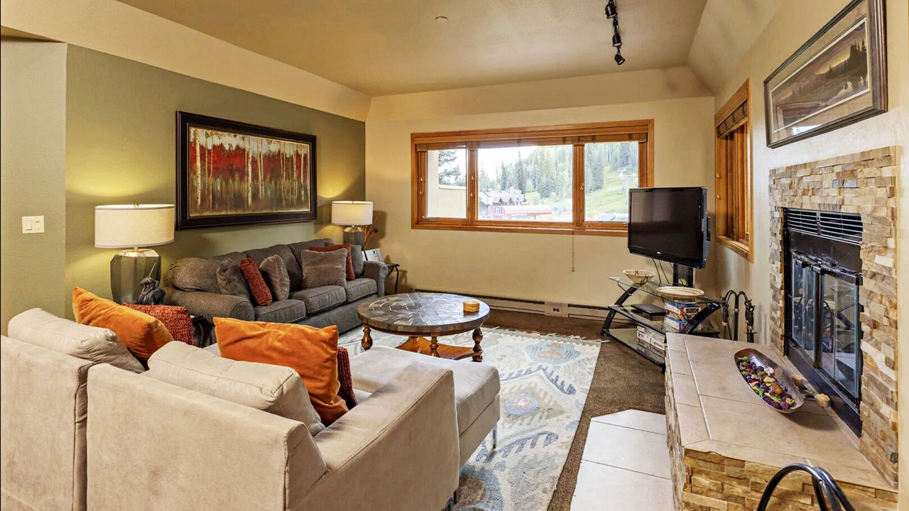 Photo of Livingroom in Purgatory