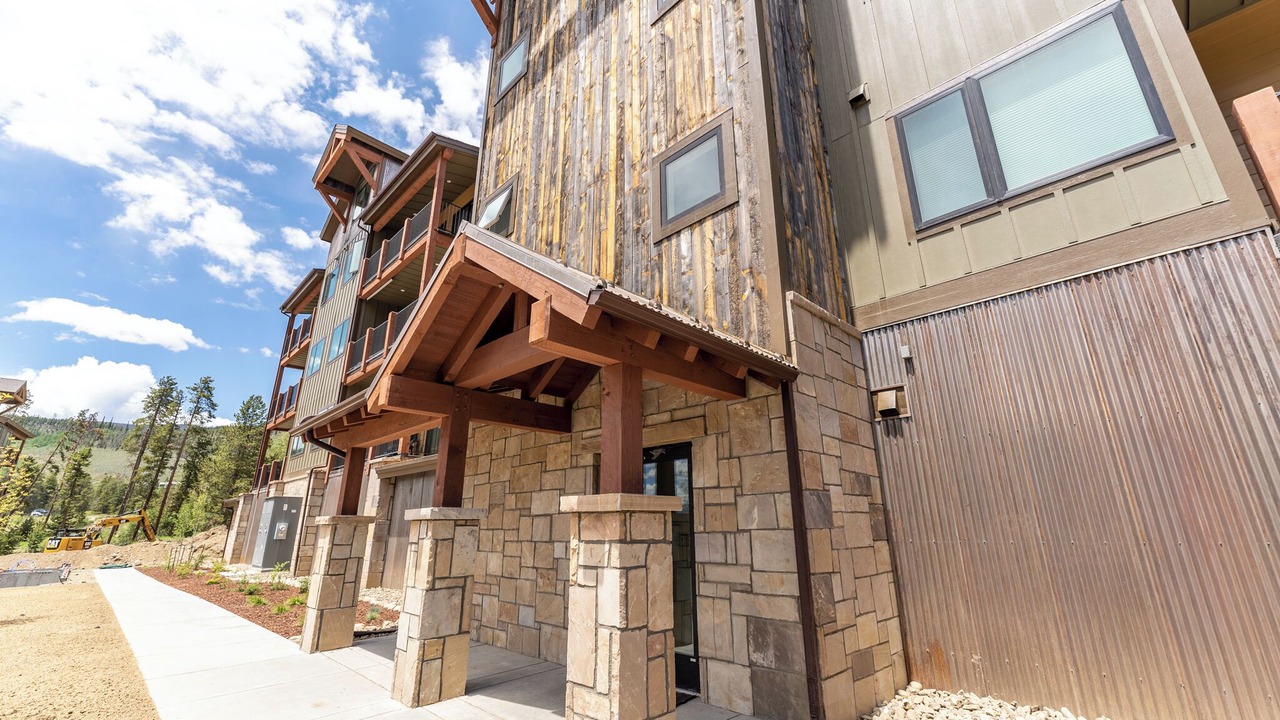 Photo of Outdoor in Lakeside Village