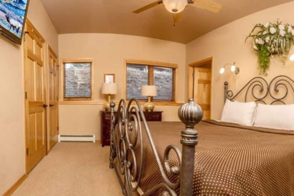 Photo of Bedroom in Stanley Hills