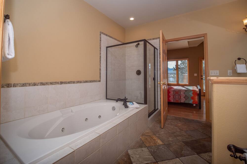 Photo of Bathroom in Stanley Hills