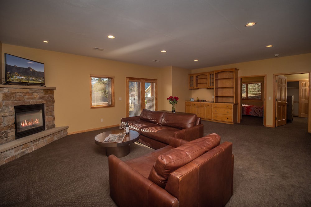 Photo of Livingroom in Stanley Hills