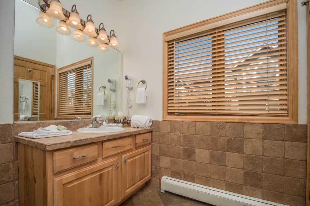Photo of Bathroom in Stanley Hills
