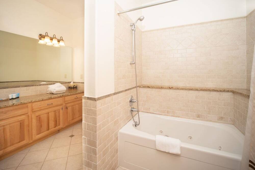 Photo of Bathroom in Stanley Hills